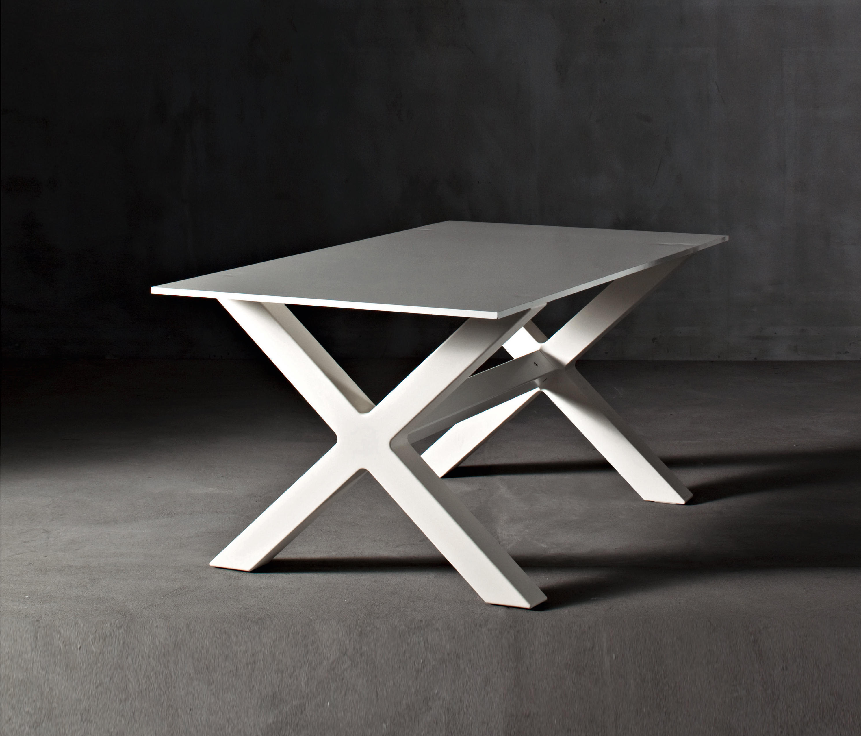 Banquete Outdoor Table by Serralunga Furniture Tables
